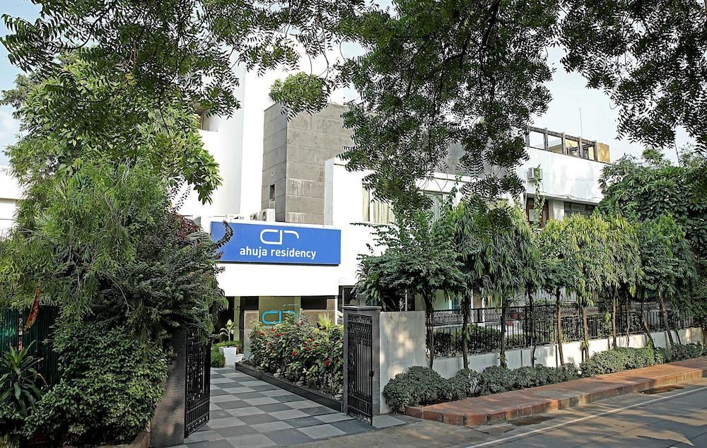 Отель Ahuja Residency Sunder Nagar Нью-Дели Экстерьер фото
