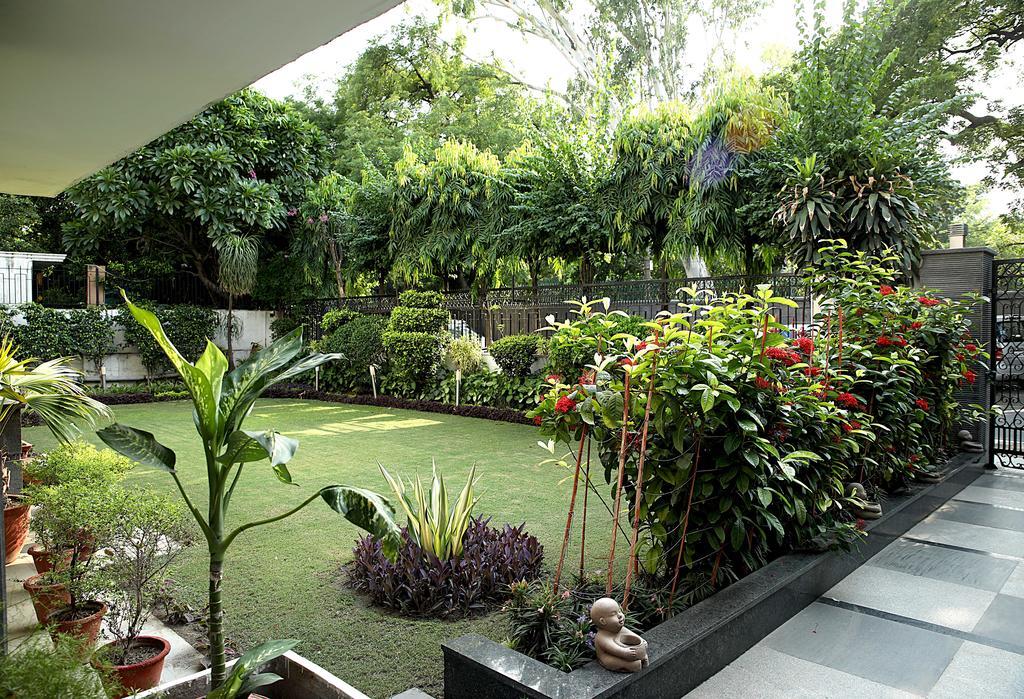 Отель Ahuja Residency Sunder Nagar Нью-Дели Экстерьер фото