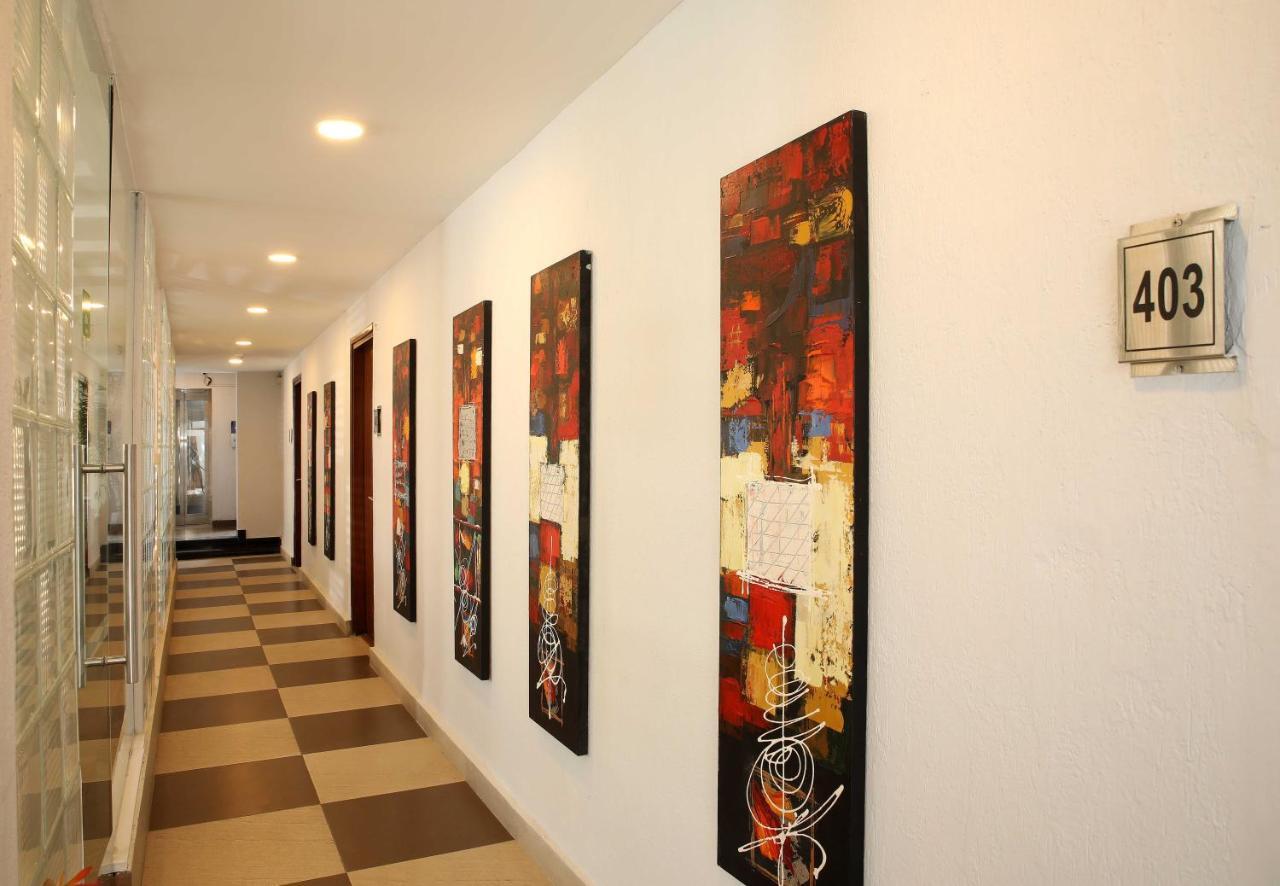 Отель Ahuja Residency Sunder Nagar Нью-Дели Экстерьер фото