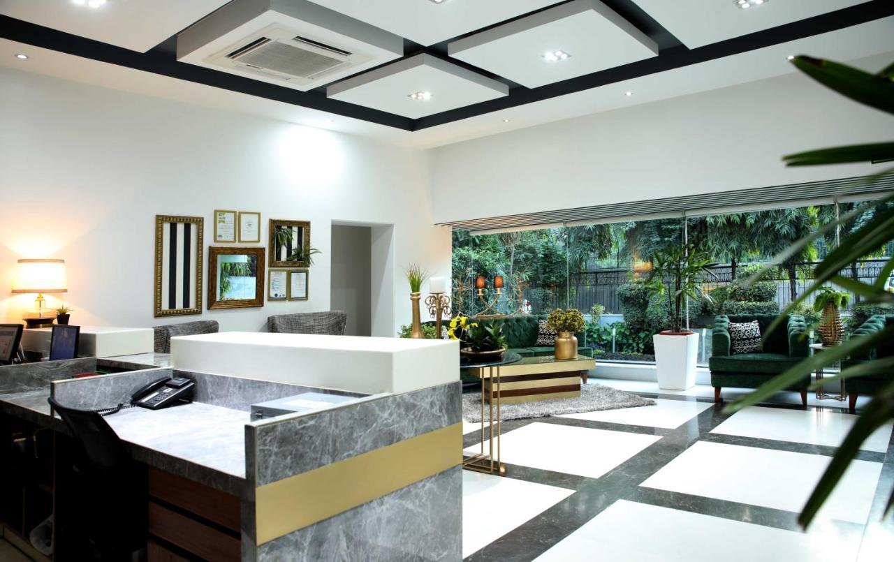 Отель Ahuja Residency Sunder Nagar Нью-Дели Экстерьер фото
